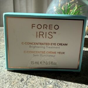 FOREO IRIS C-Concentrated Eye Cream/Brightening Treatment